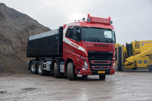 Volvo FH16-750 8x4WS 18